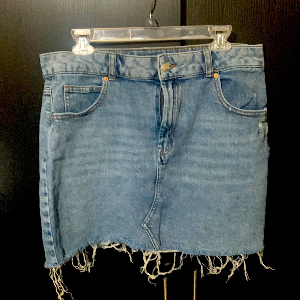 Worn once wild fable size 14 skirt. Like new no tags